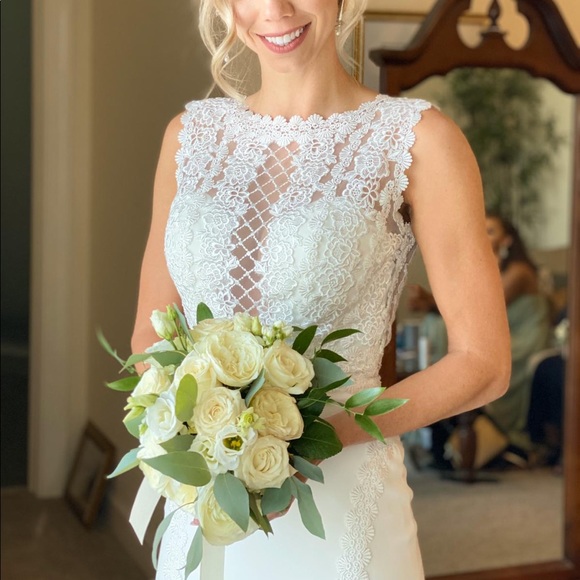 Wedding Dress! Ivory Base - Picture 3 of 7